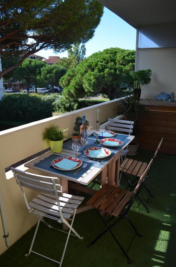 Charmant Appartement A 350M De La Plage Et Du Port Fréjus Exterior foto