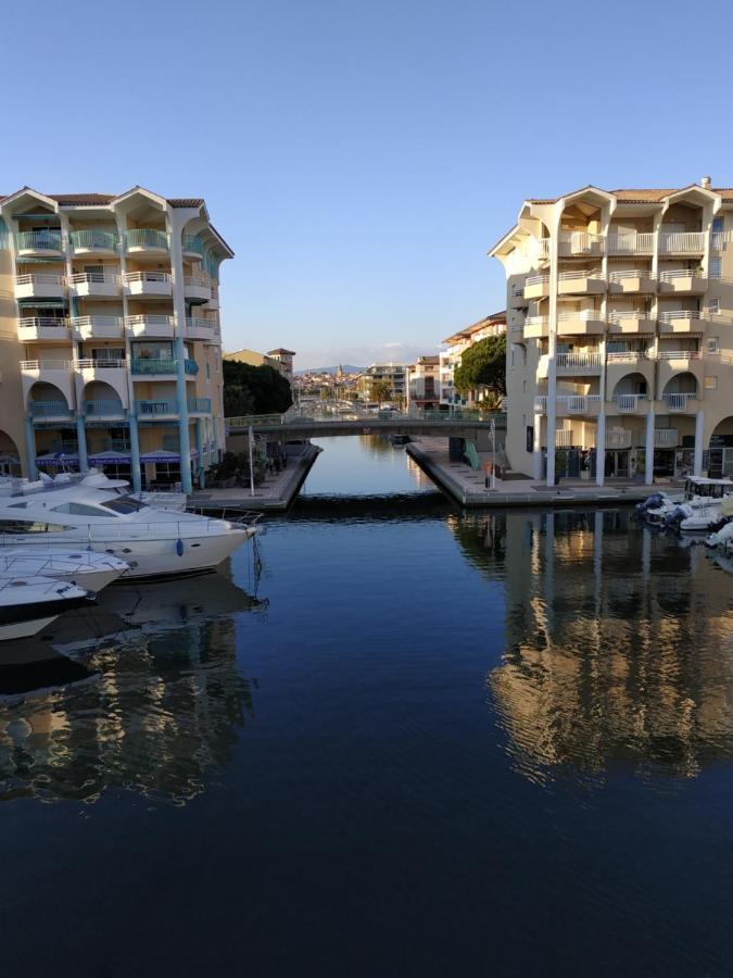 Charmant Appartement A 350M De La Plage Et Du Port Fréjus Exterior foto