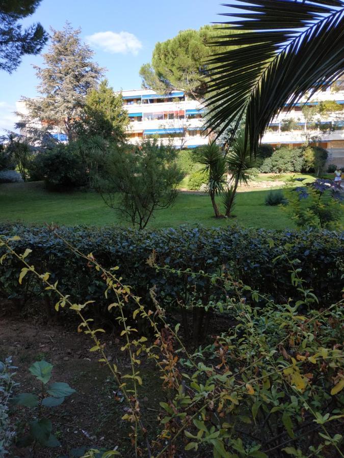 Charmant Appartement A 350M De La Plage Et Du Port Fréjus Exterior foto